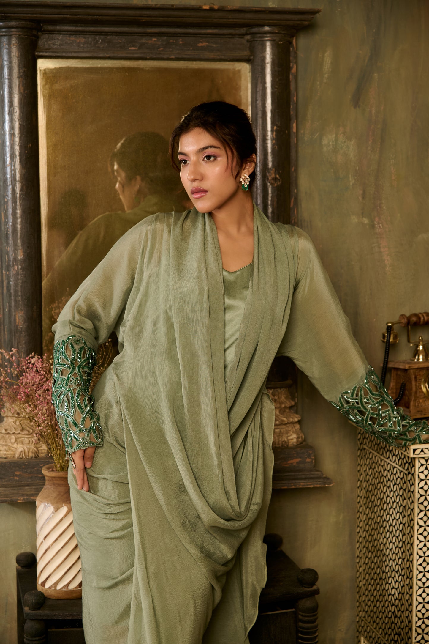 CUTWORK LEHAR CUFF DRAPE