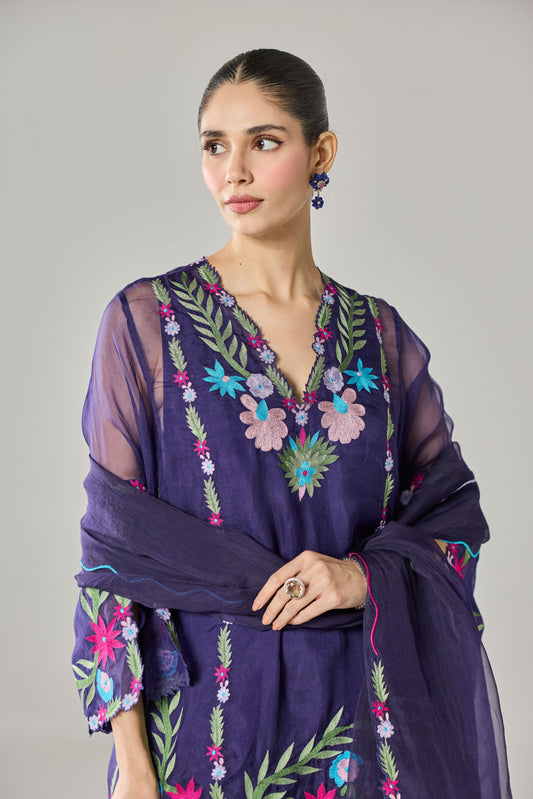 Priyal Parsi Set